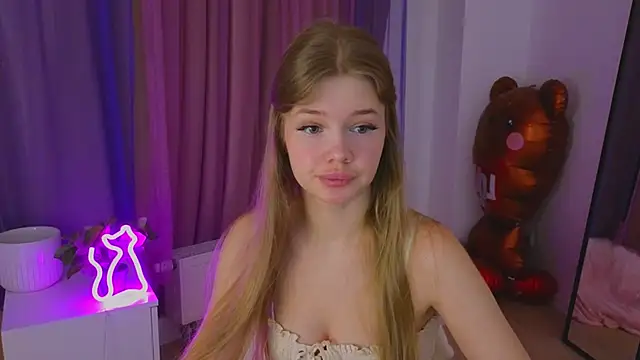 Snapshot of belrinaa chatting on May 1, 8:46 pm belrinaa online show from May 1, 8:46 pm