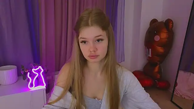 Snapshot of belrinaa chatting on May 21, 8:49 pm belrinaa online show from May 21, 8:49 pm