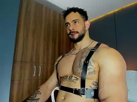 Snapshot of massimo_visconti chatting on March 5, 2:46 pm massimo visconti online show from March 5, 2:46 pm