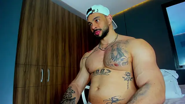 Snapshot of massimo_visconti chatting on March 12, 10:16 pm massimo visconti online show from March 12, 10:16 pm