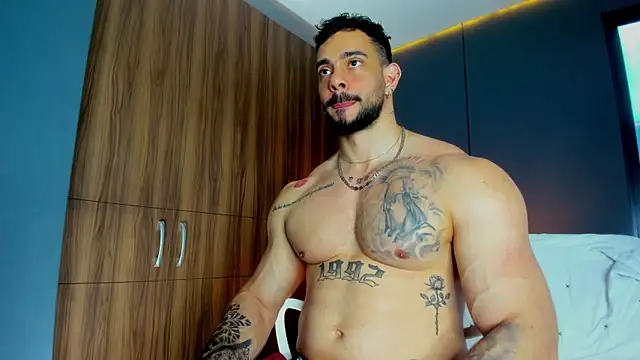 Snapshot of massimo_visconti chatting on March 13, 2:34 pm massimo visconti online show from March 13, 2:34 pm