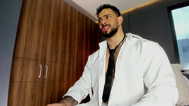 Snapshot of massimo_visconti chatting on March 15, 2:56 pm massimo visconti online show from March 15, 2:56 pm