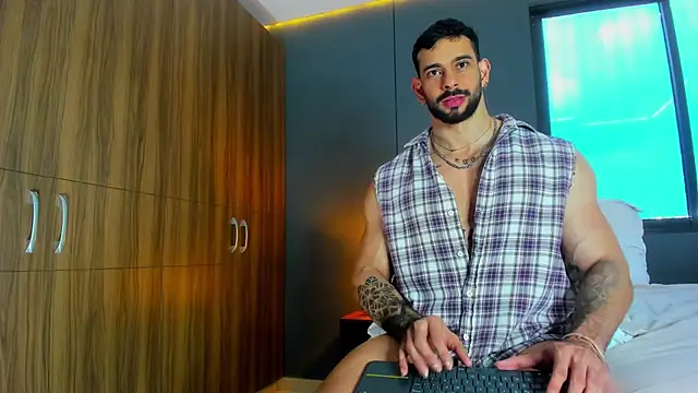 Snapshot of massimo_visconti chatting on March 19, 3:16 pm massimo visconti online show from March 19, 3:16 pm