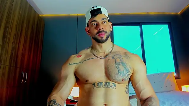 Snapshot of massimo_visconti chatting on March 27, 2:39 pm massimo visconti online show from March 27, 2:39 pm