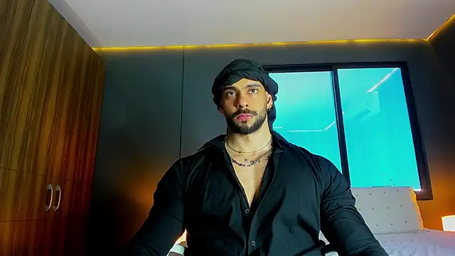 Snapshot of massimo_visconti chatting on March 28, 8:19 pm massimo visconti online show from March 28, 8:19 pm