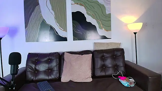 Snapshot of Maii_Luna chatting on March 11, 3:45 am Maii Luna online show from March 11, 3:45 am