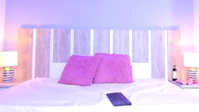 EmilySearss online show from March 27, 8:52 pm