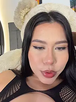 skylarferraro online show from March 21, 12:15 am