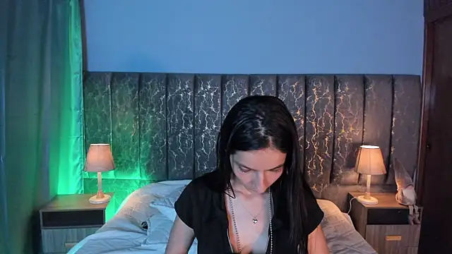 Snapshot of Samantha_Velle chatting on March 17, 1:54 am Samantha Velle online show from March 17, 1:54 am