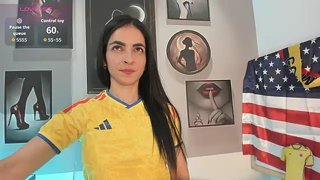 Snapshot of Samantha_Velle chatting on July 3, 9:32 pm Samantha Velle online show from July 3, 9:32 pm