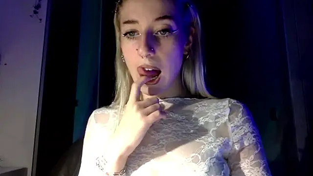 EmmyWet online show from March 25, 8:37 pm