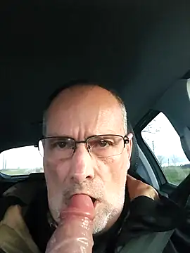 Snapshot of lui8181 chatting on March 12, 6:03 pm lui8181 online show from March 12, 6:03 pm