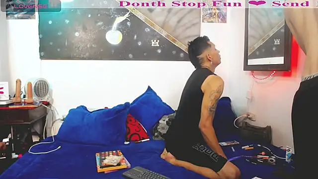 Snapshot of Little_sunshine_squad chatting on March 14, 3:45 am Little sunshine squad online show from March 14, 3:45 am