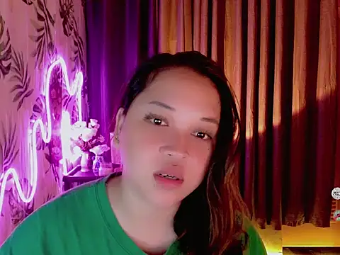 Snapshot of Sweet_coleen chatting on March 28, 2:27 pm Sweet coleen online show from March 28, 2:27 pm