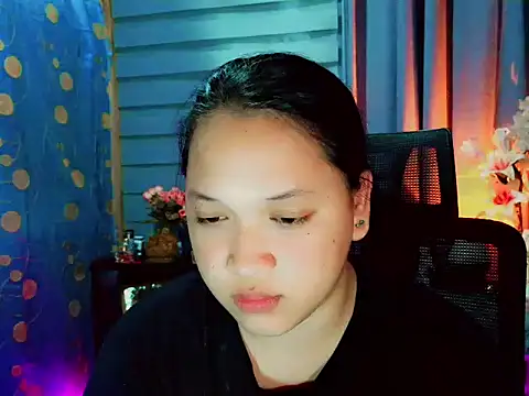 Snapshot of Sweet_coleen chatting on April 5, 1:30 pm Sweet coleen online show from April 5, 1:30 pm