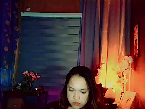 Snapshot of Sweet_coleen chatting on April 11, 1:48 pm Sweet coleen online show from April 11, 1:48 pm