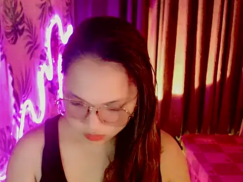 Snapshot of Sweet_coleen chatting on April 13, 1:16 pm Sweet coleen online show from April 13, 1:16 pm