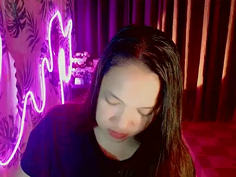 Snapshot of Sweet_coleen chatting on April 17, 3:26 pm Sweet coleen online show from April 17, 3:26 pm