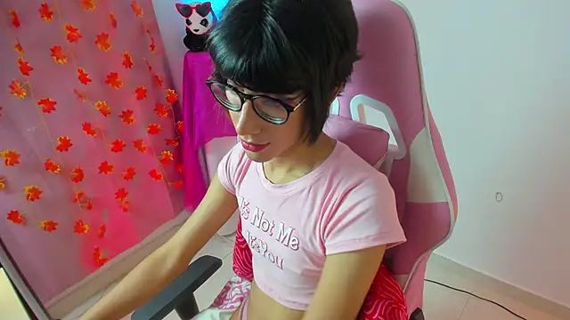 Snapshot of Madeline_21 chatting on March 9, 6:39 am Madeline 21 online show from March 9, 6:39 am