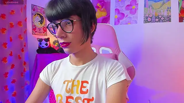 Snapshot of Madeline_21 chatting on March 15, 5:13 am Madeline 21 online show from March 15, 5:13 am