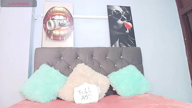 Snapshot of Ebonny_Brown chatting on March 17, 8:01 pm Ebonny Brown online show from March 17, 8:01 pm