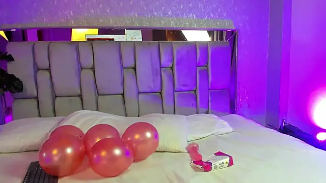 Snapshot of PaulinaLopez_ chatting on March 21, 9:29 pm PaulinaLopez online show from March 21, 9:29 pm