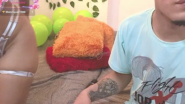 Snapshot of DayandDesire chatting on March 25, 5:02 am DayandDesire online show from March 25, 5:02 am