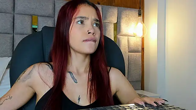 camilaa smith  online show from February 27, 8:53 pm