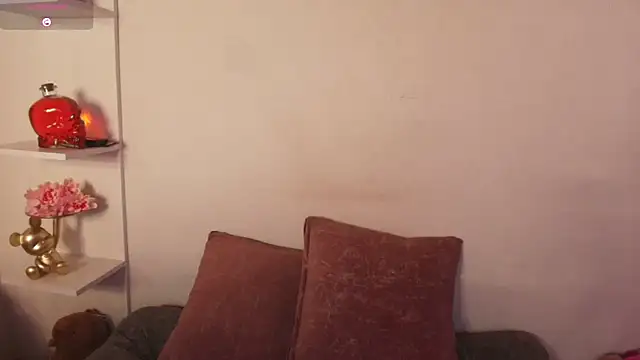 Snapshot of ema_parkerr chatting on March 12, 9:43 pm ema parkerr online show from March 12, 9:43 pm