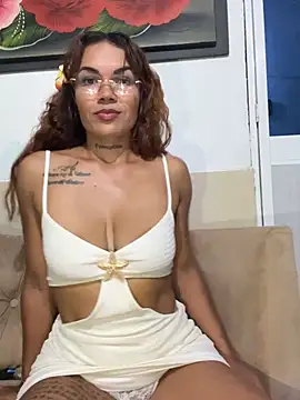 Julieta-velvet online show from March 11, 5:13 am