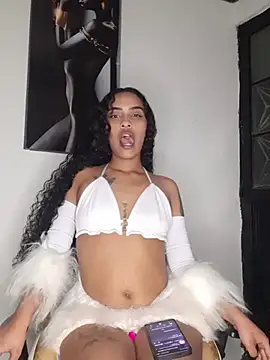 Snapshot of Brinnehh chatting on April 27, 1:47 am Brinnehh online show from April 27, 1:47 am