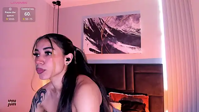 Raven Dooll online show from July 7, 1:37 pm