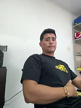 Snapshot of David-latinlover chatting on April 24, 3:03 pm David-latinlover online show from April 24, 3:03 pm