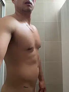 Snapshot of David-latinlover chatting on May 1, 9:19 pm David-latinlover online show from May 1, 9:19 pm