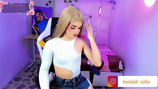 Sophiaa doll  online show from July 27, 3:24 am