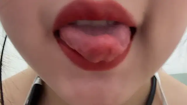 Snapshot of Susu-36E chatting on April 7, 9:21 am Susu-36E online show from April 7, 9:21 am