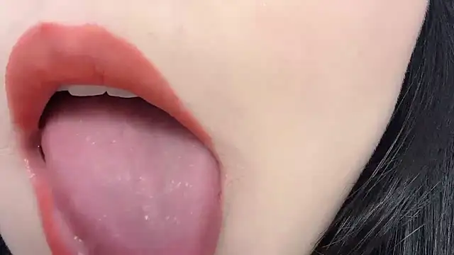 Snapshot of Susu-36E chatting on April 21, 10:32 am Susu-36E online show from April 21, 10:32 am