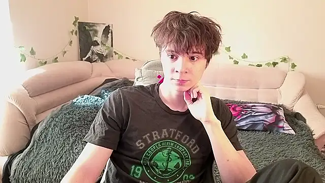 AnthonyCuutie online show from March 22, 7:45 am