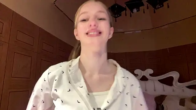 Snapshot of Anika_Socutehe chatting on March 9, 1:37 pm Anika Socutehe online show from March 9, 1:37 pm