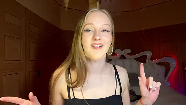 Snapshot of Anika_Socutehe chatting on March 18, 9:40 pm Anika Socutehe online show from March 18, 9:40 pm