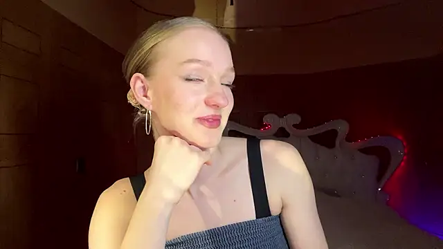 Snapshot of Anika_Socutehe chatting on March 24, 10:15 pm Anika Socutehe online show from March 24, 10:15 pm