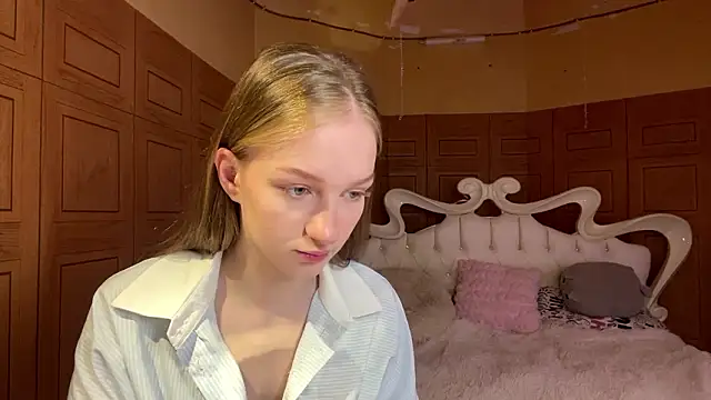 Snapshot of Anika_Socutehe chatting on March 29, 8:47 am Anika Socutehe online show from March 29, 8:47 am