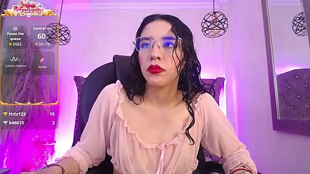 Snapshot of Amara_Davis1 chatting on April 7, 4:57 am Amara Davis1 online show from April 7, 4:57 am