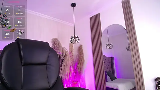 Snapshot of Amara_Davis1 chatting on June 9, 4:35 am Amara Davis1 online show from June 9, 4:35 am