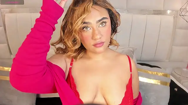 Snapshot of angueljonnes chatting on March 3, 4:40 am angueljonnes online show from March 3, 4:40 am