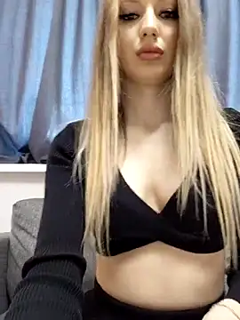 Snapshot of AlishaWey chatting on March 13, 7:59 am AlishaWey online show from March 13, 7:59 am