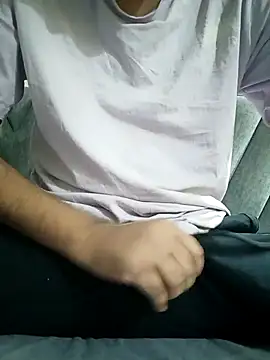 Snapshot of lick_upguy chatting on April 10, 12:32 pm lick upguy online show from April 10, 12:32 pm