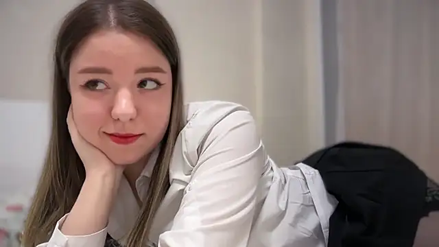 Snapshot of SmoggyWeek chatting on March 1, 11:45 am SmoggyWeek online show from March 1, 11:45 am