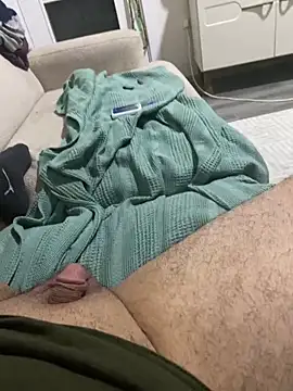 Snapshot of lipaxes chatting on March 16, 12:17 am lipaxes online show from March 16, 12:17 am