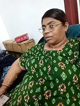 Snapshot of deepika-mallus chatting on March 8, 2:04 am deepika-mallus online show from March 8, 2:04 am